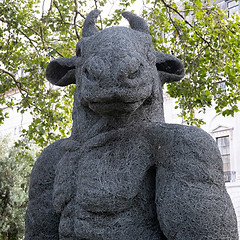 Sophie Ryder Large Bullman