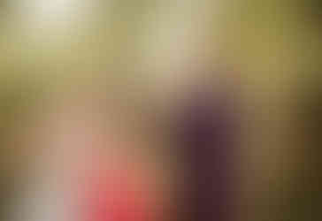 groom reacting to his gift