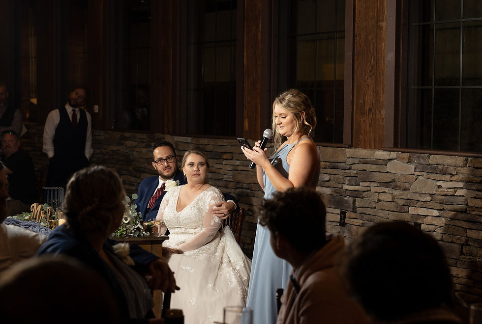 maid of honor giving speech