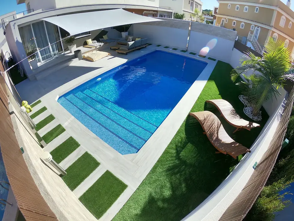 Heated swimming pool