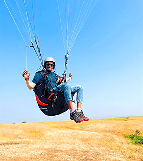 the best tandem paragliding pilot in pune maharashtra