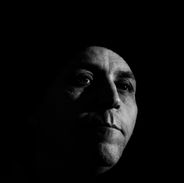 Portrait noir et blanc musicien Abdell B Bop