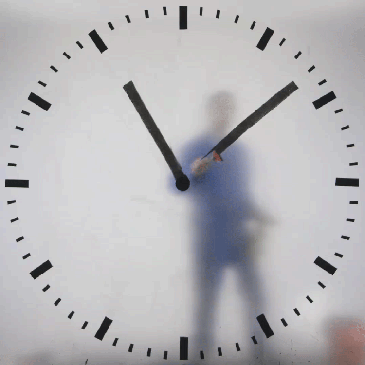real-time-clock-performance-art-maarten-