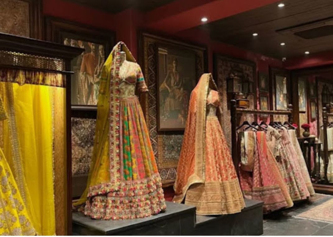 Saree Draper, Shopping Partner, or Style Advisor — All in One App!