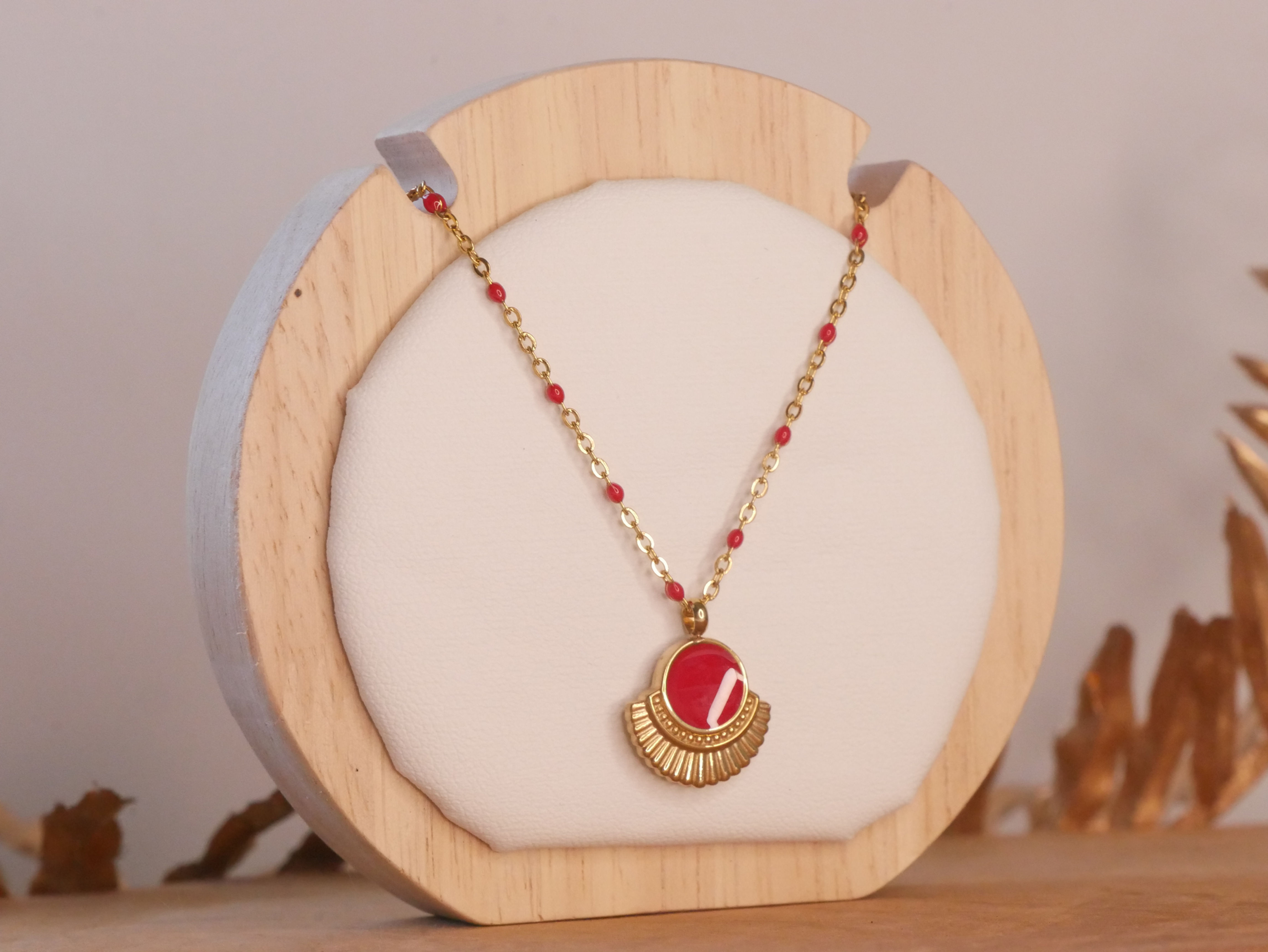 Collier California rouge