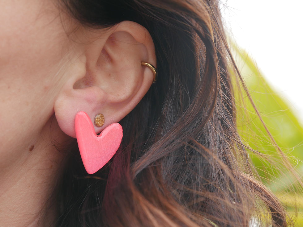 Miniature : Boucles d'oreilles Keremma coeur sur tige rose vif