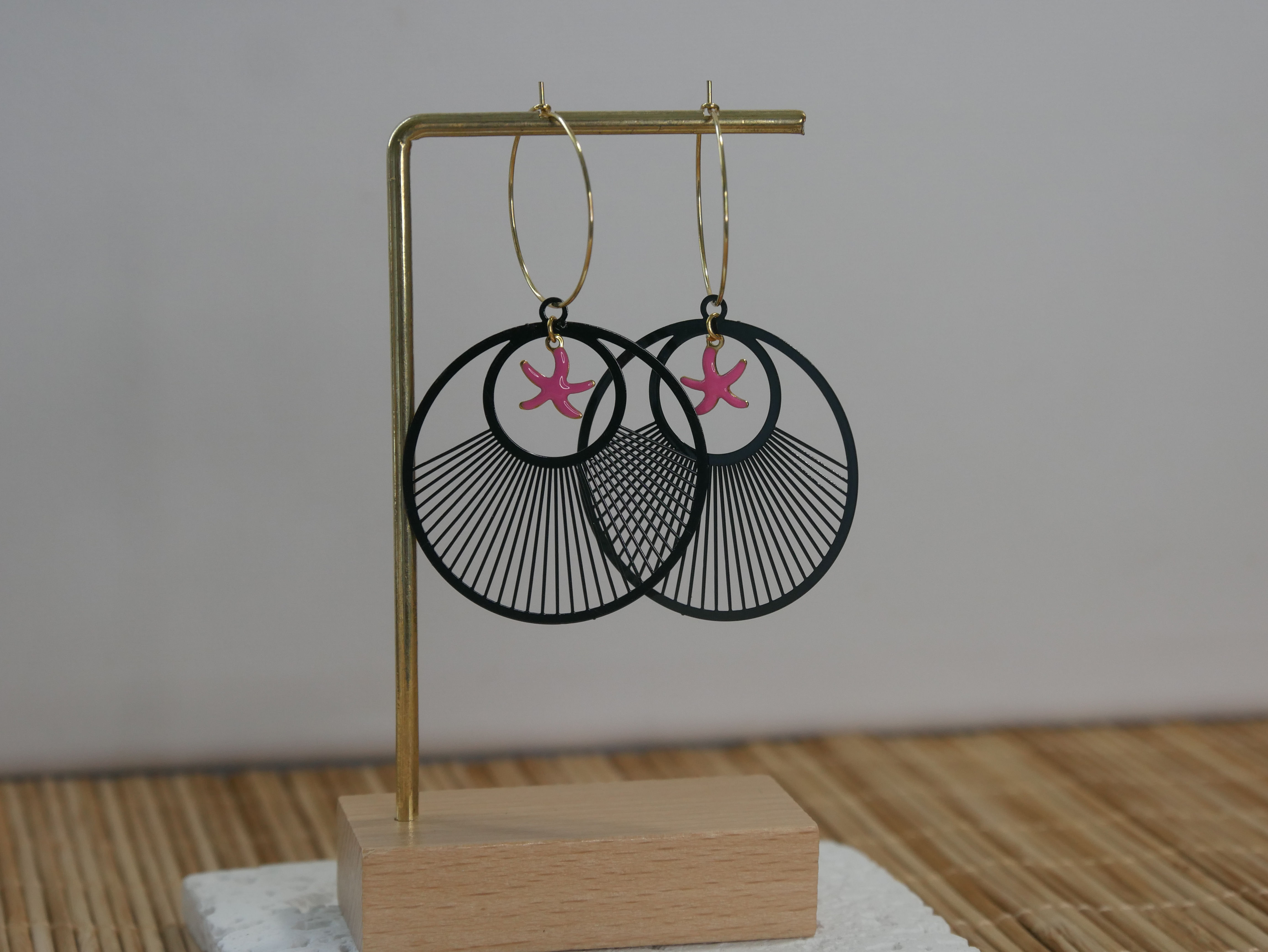 Boucles d'oreilles Rondinara estampe noir étoile de mer rose