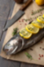 Filet de bar sauce hollandaise, petits légumes poêlés image