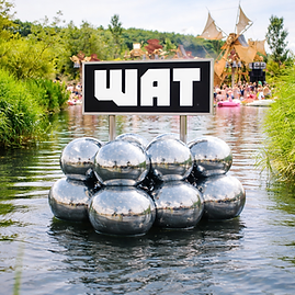 Opblaasbare ballen, gecombineerd met drijvend plateau