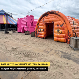 Gele badeend, roze kasteel en chemisch vat, allemaal feesttenten op Valtifest 2025