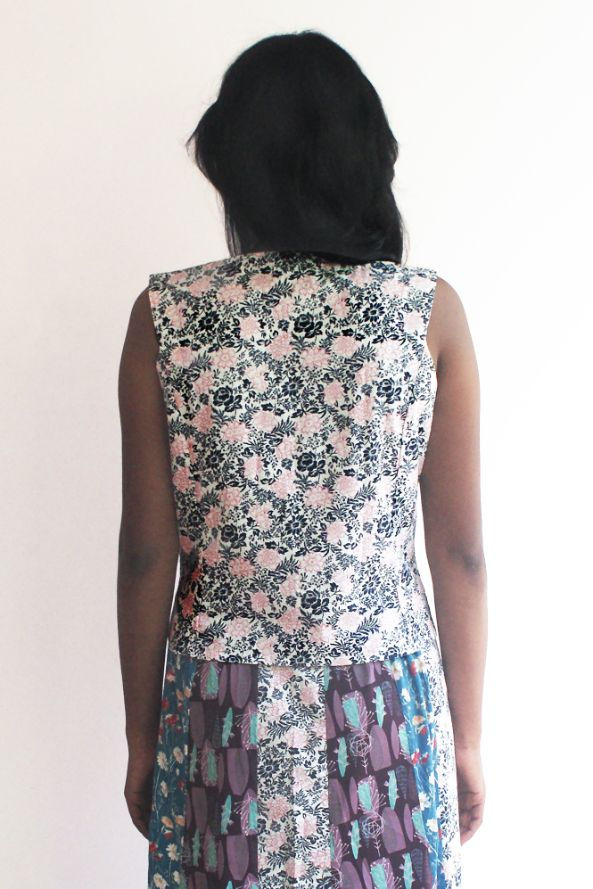 Thumbnail: SLEEVELESS FLORAL TOP