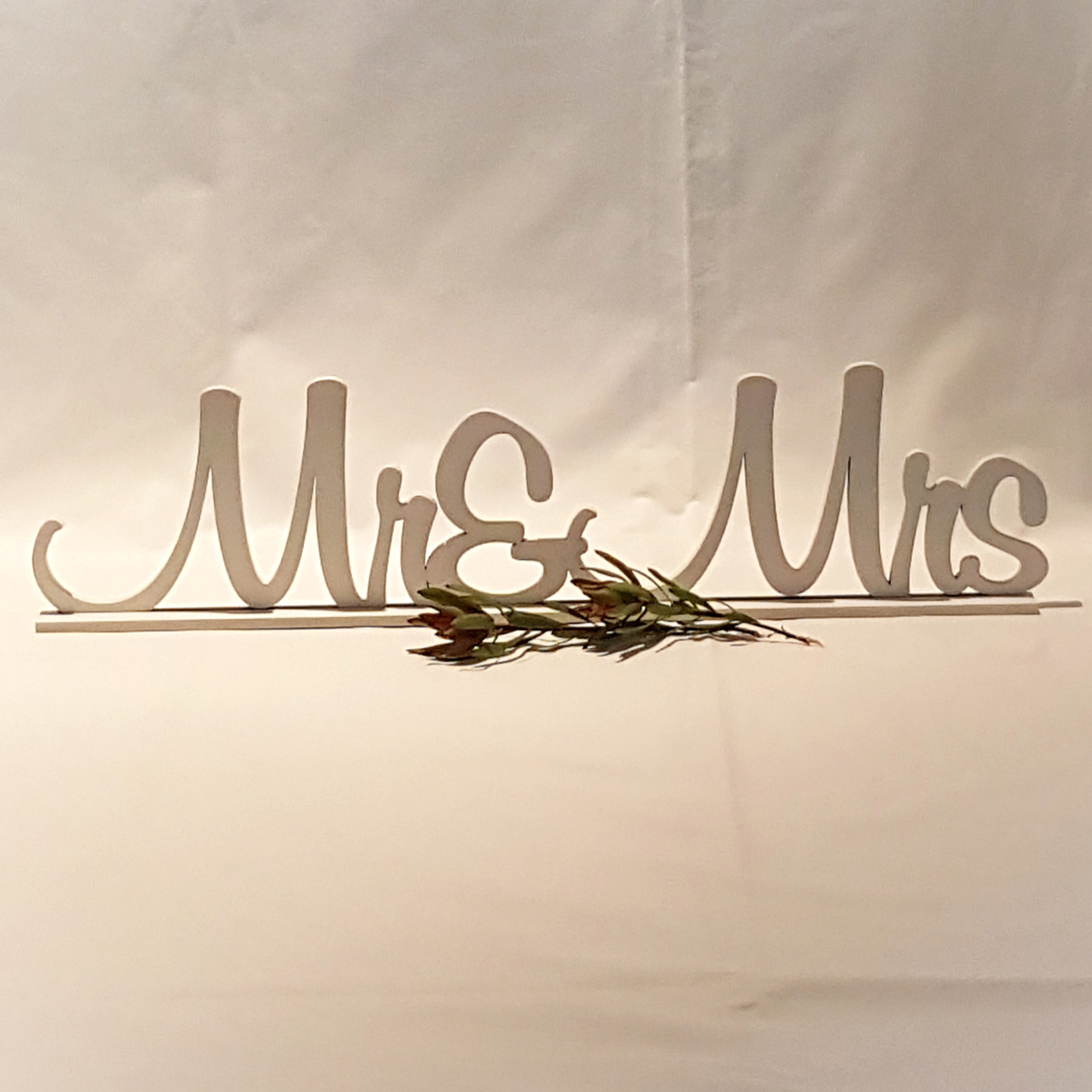 Mr & Mrs in Footslot for Main Table White