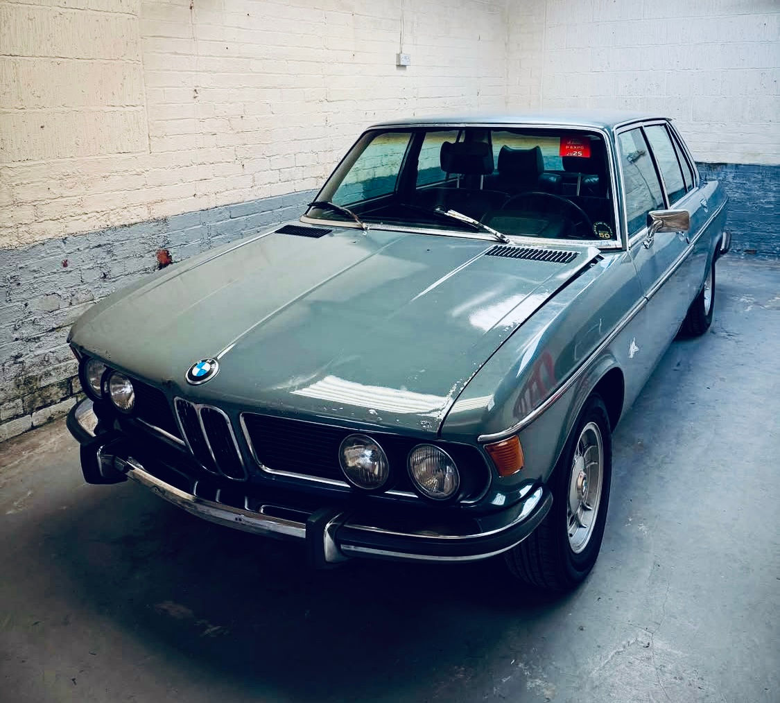 BMW E3 2500 de 1973, convertie, moteur 3,5 L, boîte manuelle 5 vitesses