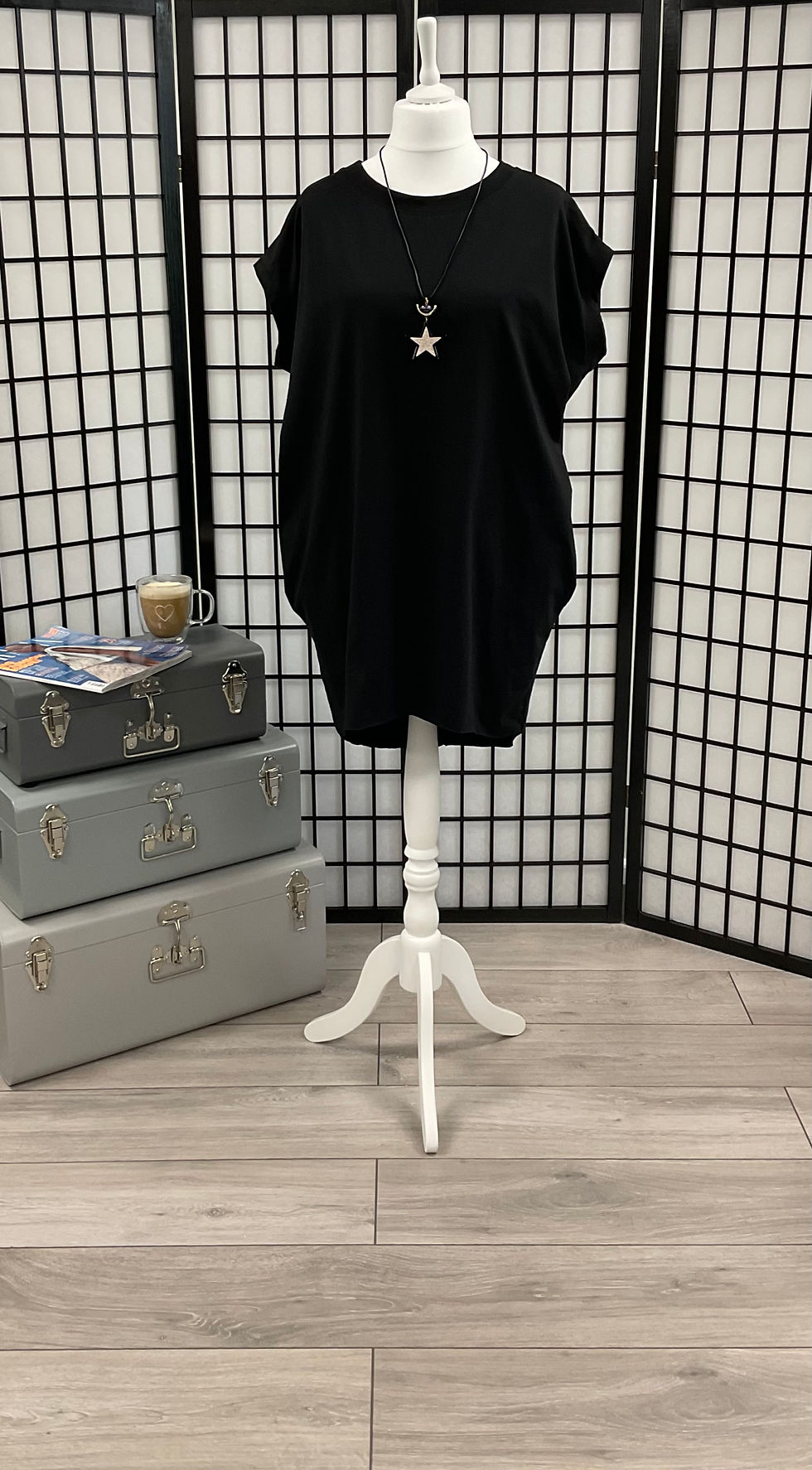 Thumbnail: Two Pocket Necklace Top