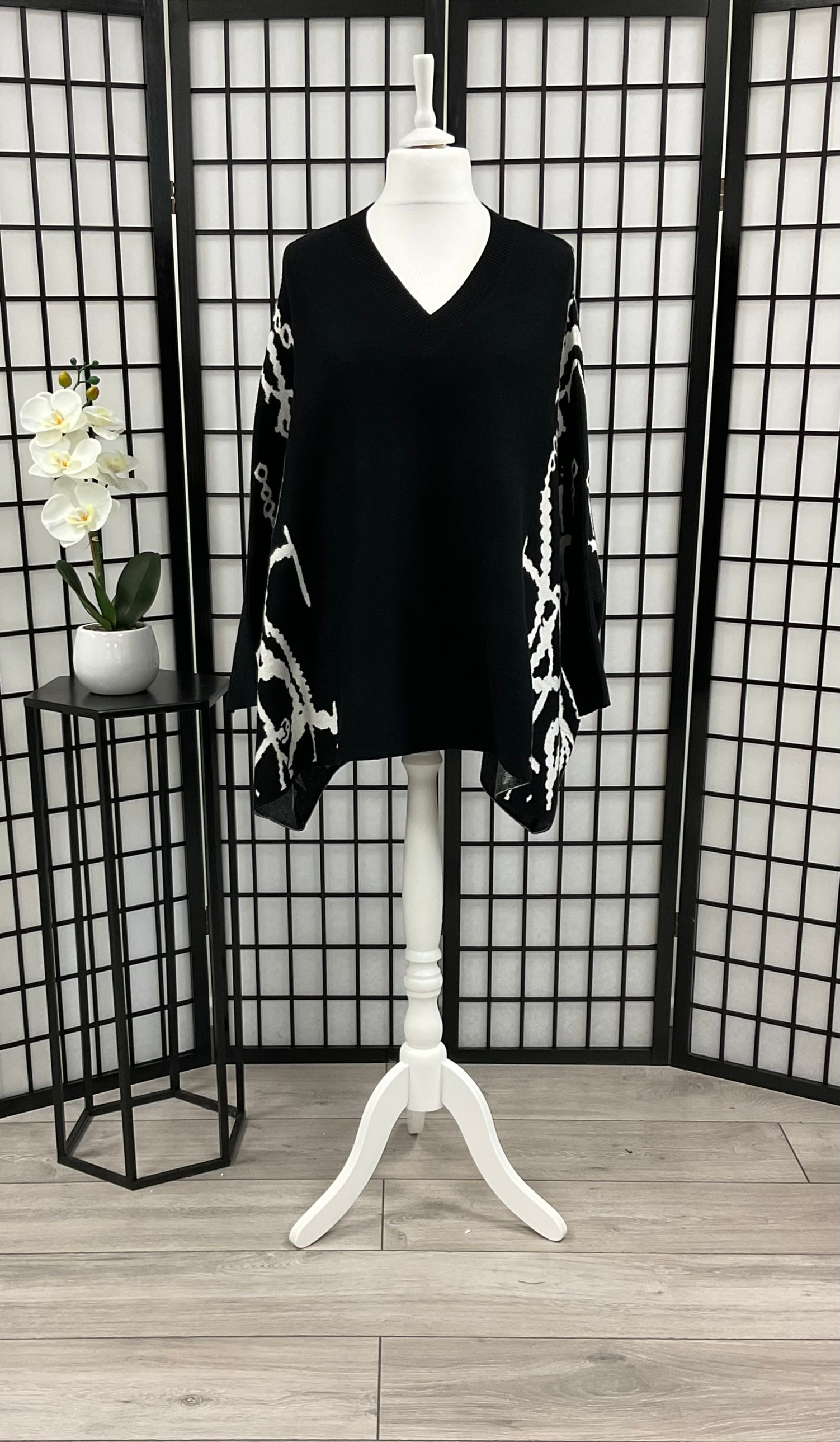 VNeck Oversized Style Jumper with Side Pattern