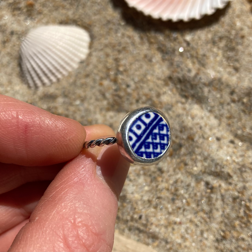 Thumbnail: Blue Willow Sea Pottery Ring, Size 5.5