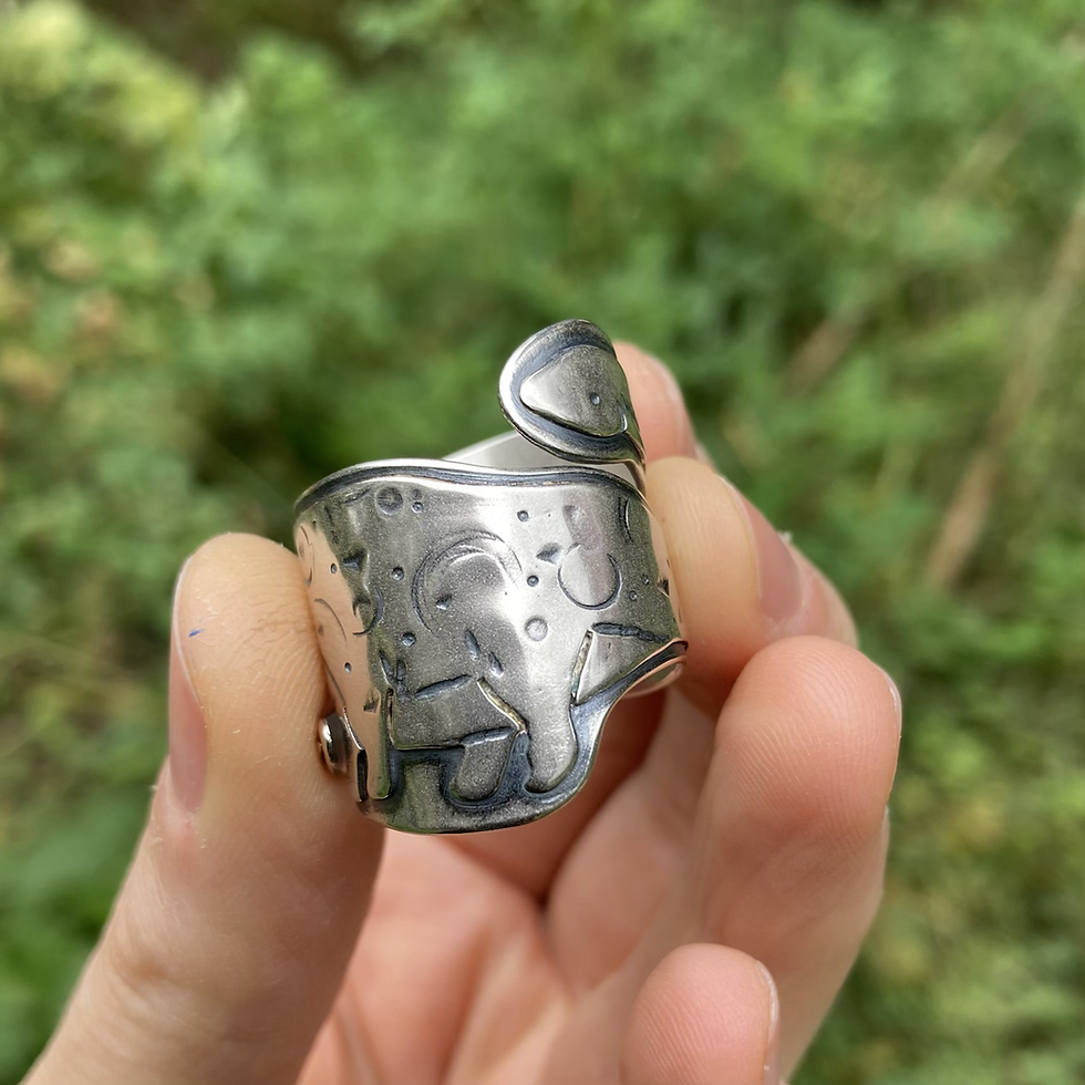 Thumbnail: Brontosaurus Wrap Ring 