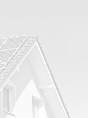 Casa con pannelli solari e fotovoltaico