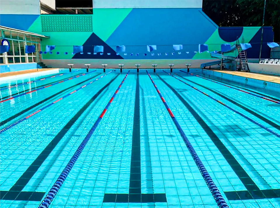 Piscina semi-olímpica de natação 