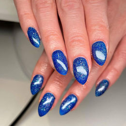 Helfarve i glimmerblå