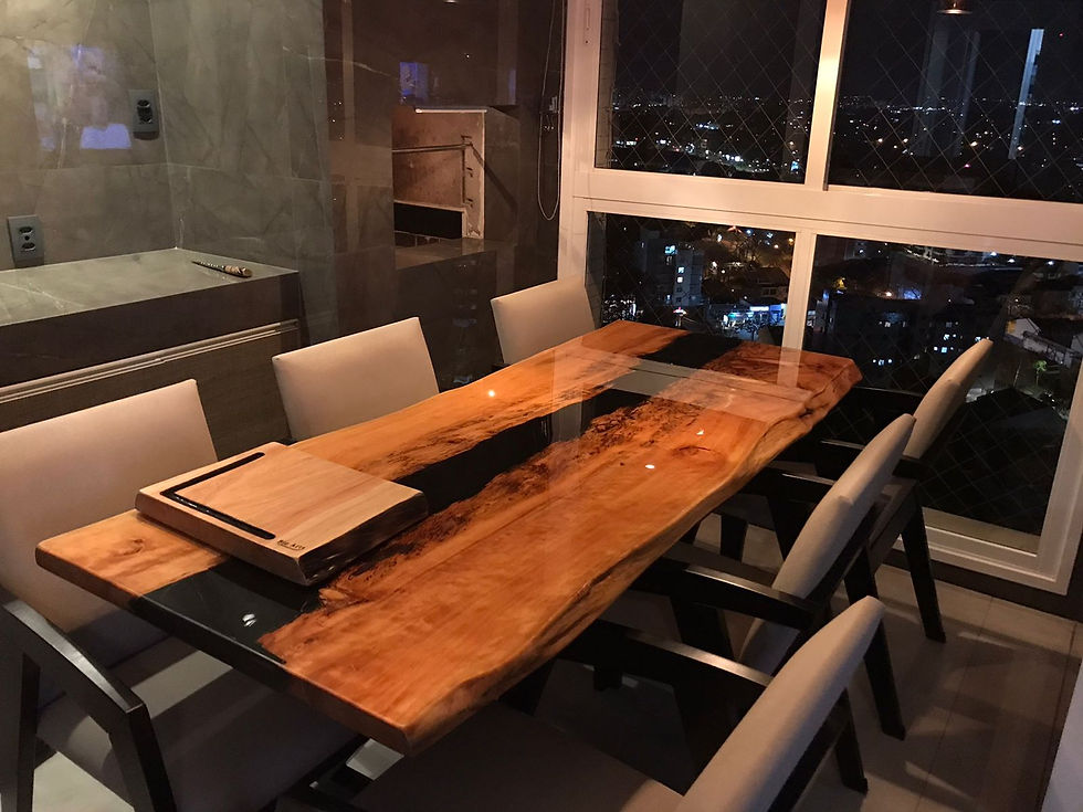 mesa resinada fumê