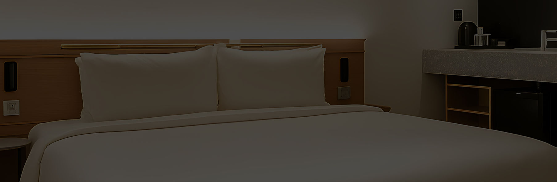 Deluxe King_Wix Website.jpg