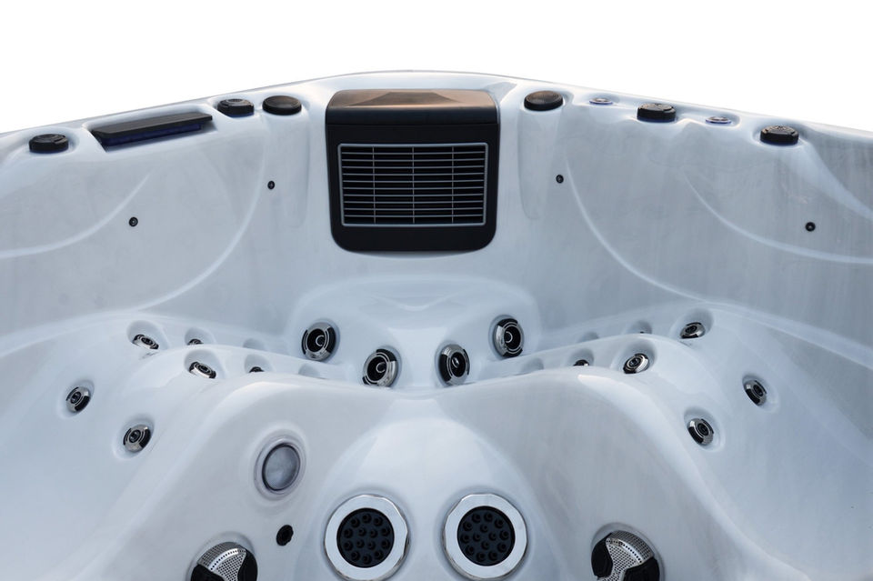 Dominion Spas DL873 Hot Tub