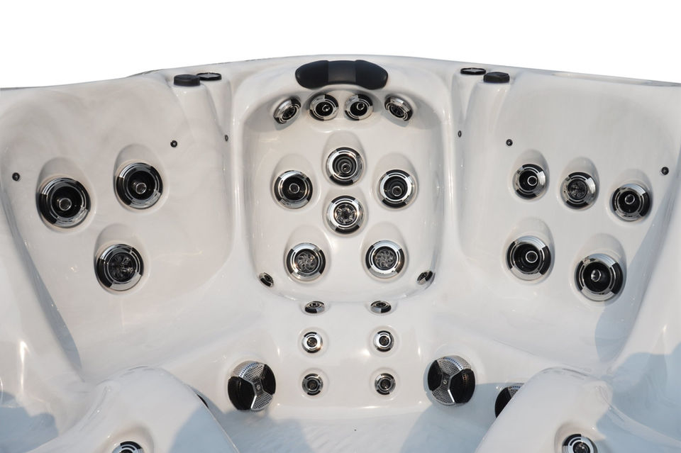 Dominion Spas DL873 Hot Tub