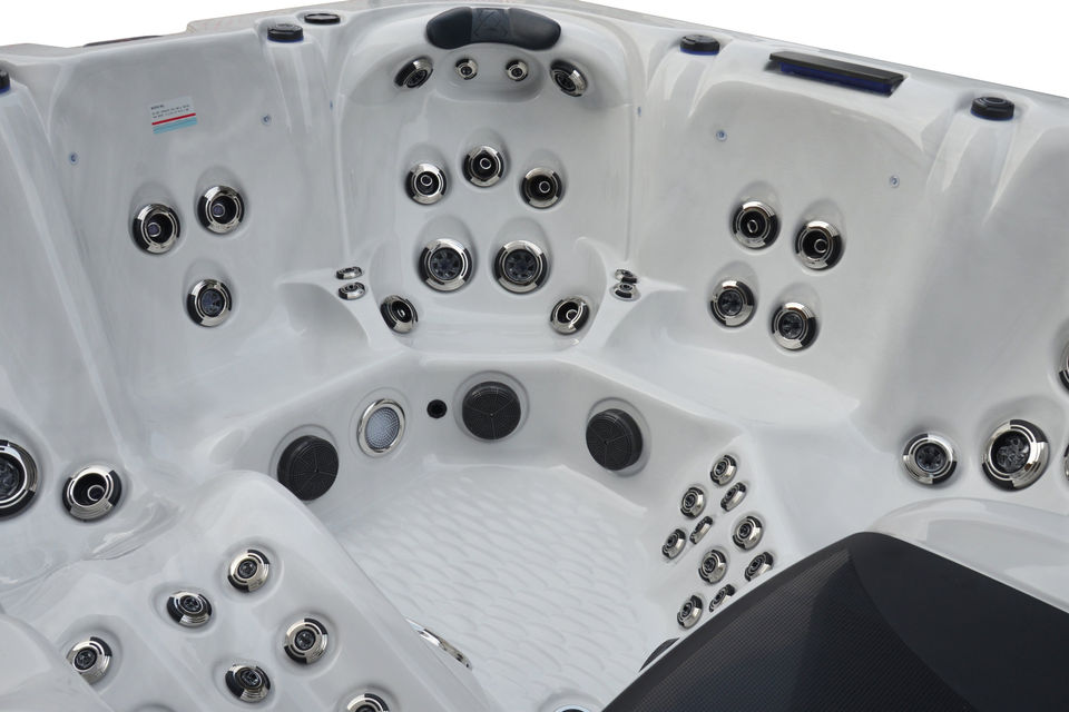 Dominion Spas L869 Hot Tub