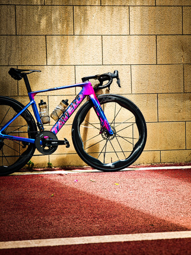 Tavelo Arow Race A.M.O.R | The new backroad