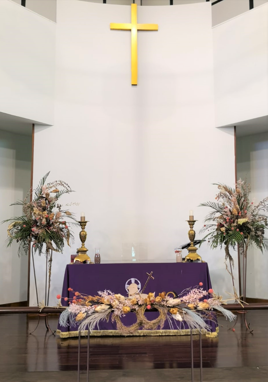 Santuary - Standing Flower -1