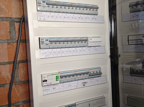 Propere zekeringkast, volgens het AREI conform