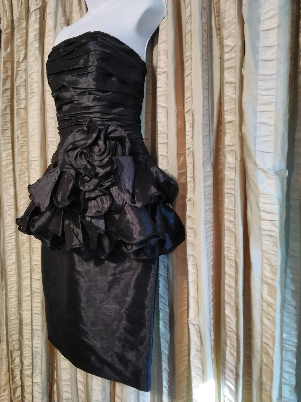 Thumbnail: A.J. Bari Black Sleeveless Formal Dress - Size 6