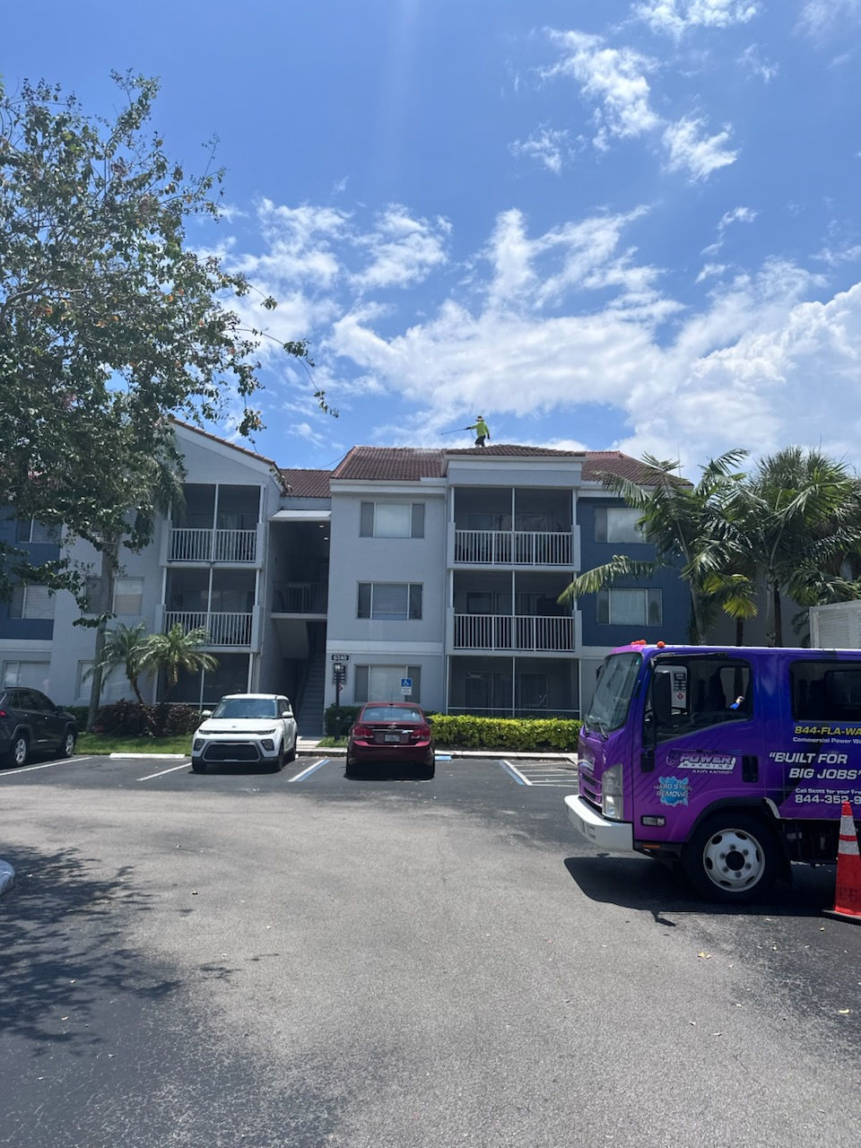 The Florida Fall Rush: Why Your Commercial Roof and Gutters Need a Post-Rainy Season Clean-Up