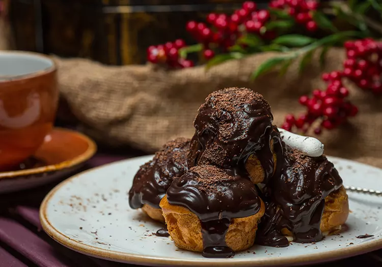 Choccolate Profiteroles