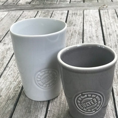 mok 8cm taupe (ook in wit) of mok 11cm