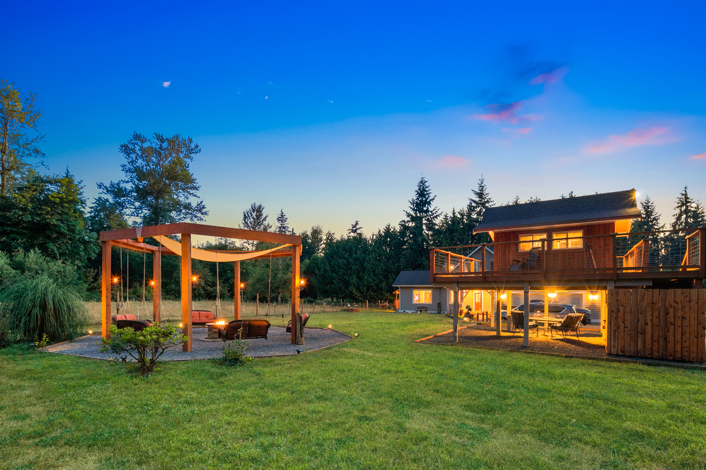 Stunning Firepit Oasis