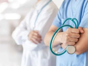 Médecins algériens en France : Paris promet de “simplifier” la titularisation