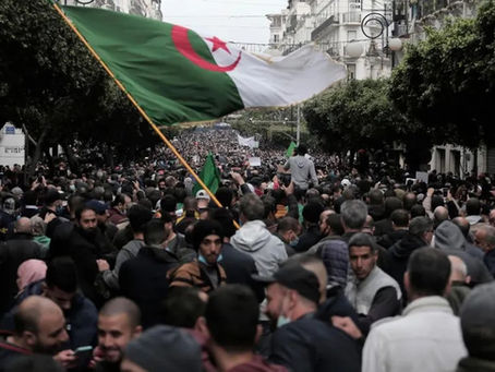 Accusés de “terrorisme”, acquittés trop tard : le prix de témoigner en Algérie