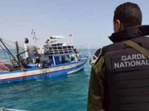 Tunisie: deux corps repêchés et 21 personnes arrêtées lors d’une opération anti-immigration clandestine