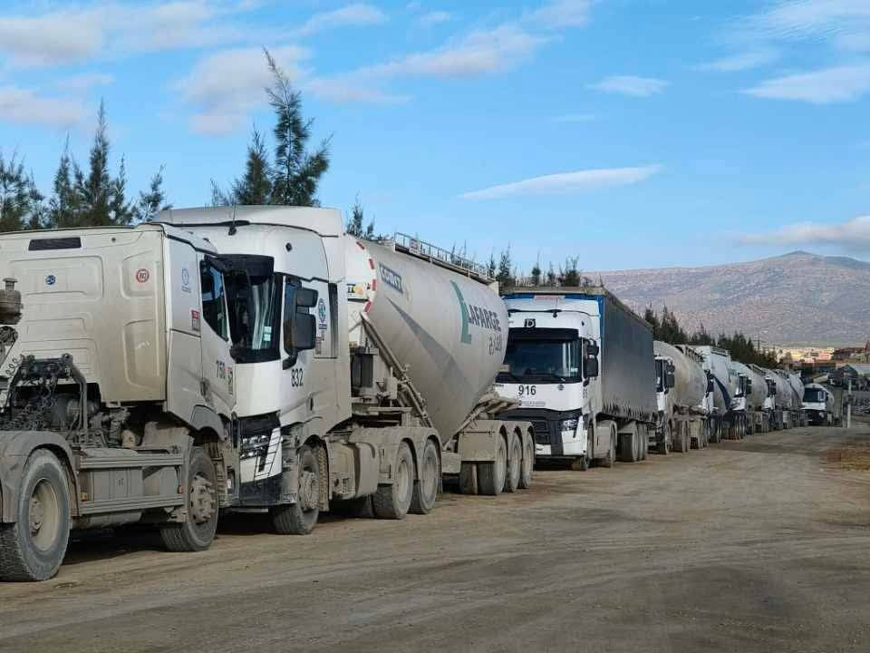 Face à la colère citoyenne, le pouvoir algérien adopte la fuite en avant