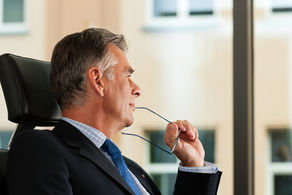 LEADING OTHERS: Managing Up
