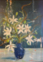 Ein hangemaltes Unikat auf Leinwand -Ariboco Kunst. Lilien in weiss in blauer Vase. Abstraktes Gemälde zum Träumen.