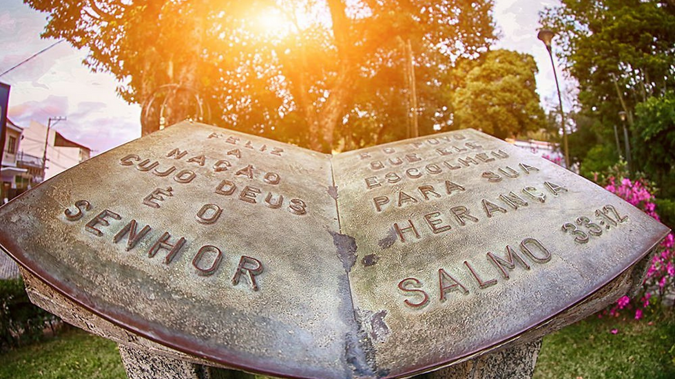 Marco religioso no Parque Dr. José Francisco Schettino, Mar de Espanha/MG