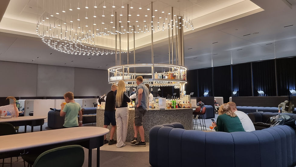 Hübsches Innendesign der Finnair Lounges