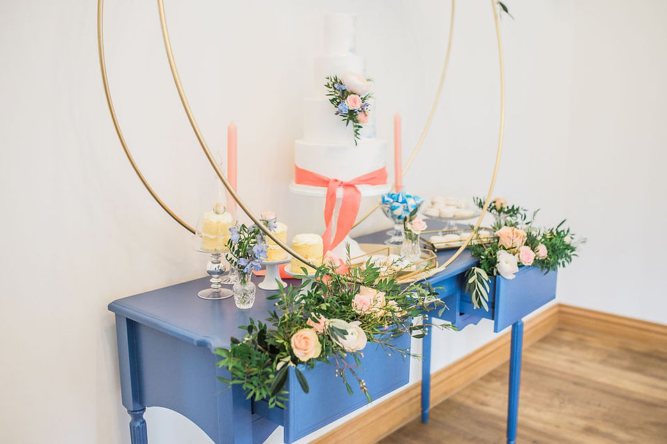 Modern Geometric Wedding Cake Hoop Desse