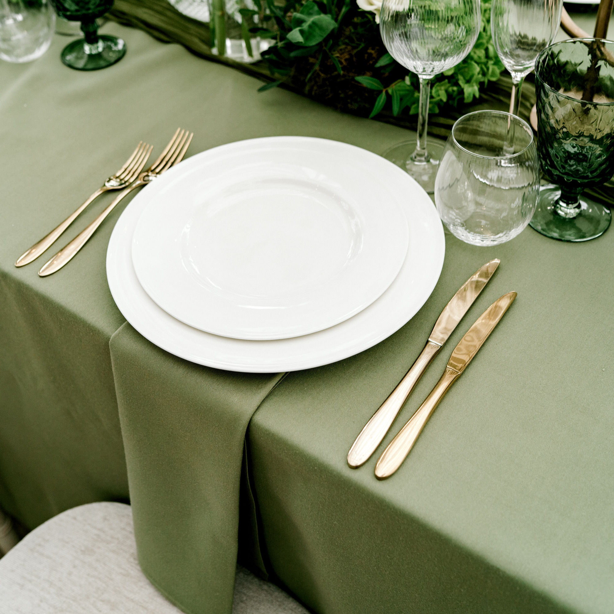 Olive cloth and napkin