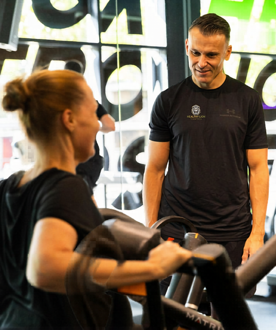 Joep van den Berg begeleidt klant tijdens personal training sessie Eindhoven