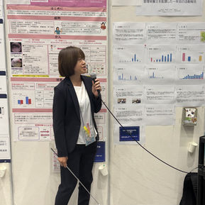 志賀管理栄養士(そうわクリニック)より、第8回在宅医療連合学会大会にて、訪問診療所に初めて管理栄養士を配置した一年目の活動報告を行いました
