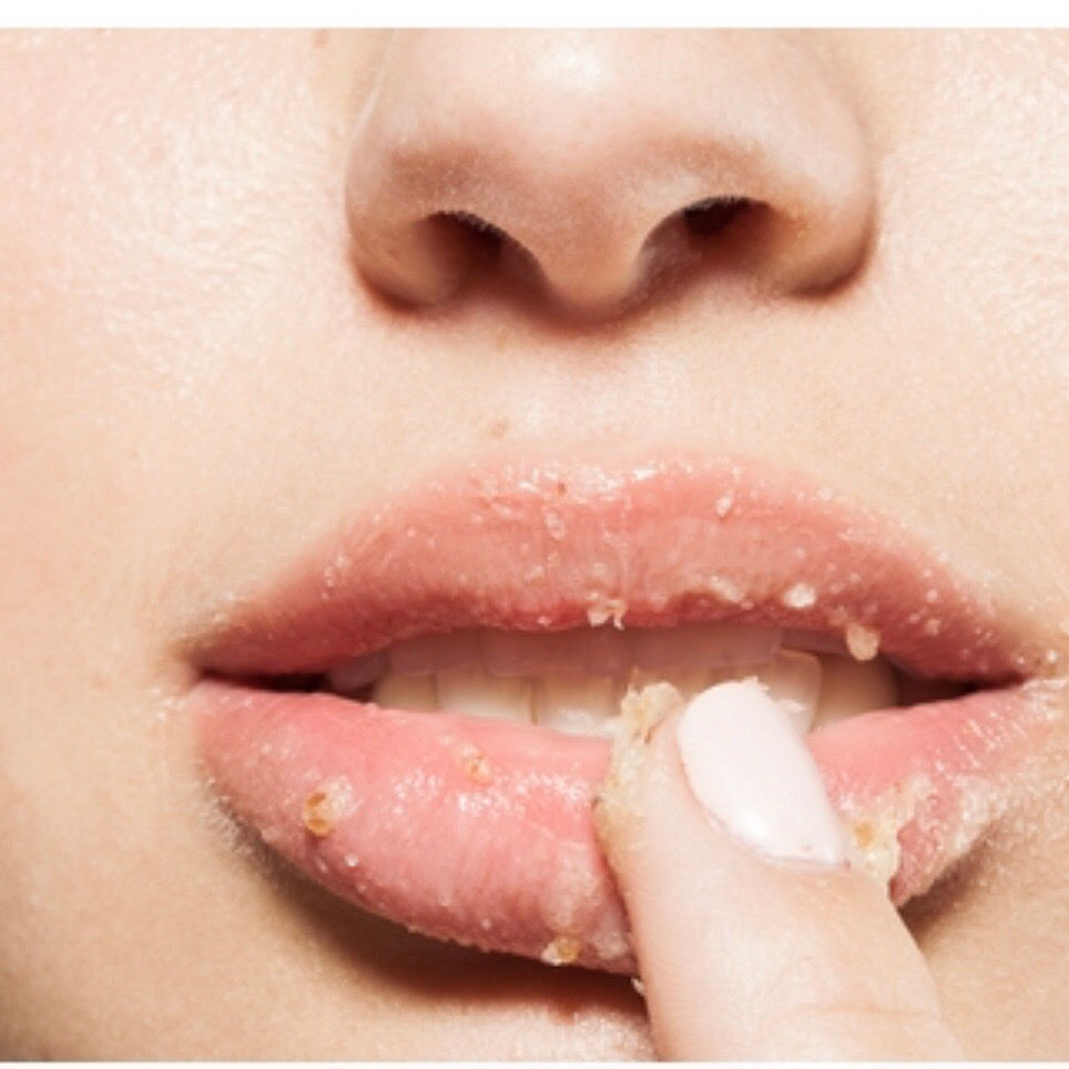 Thumbnail: Beach lip gift basket